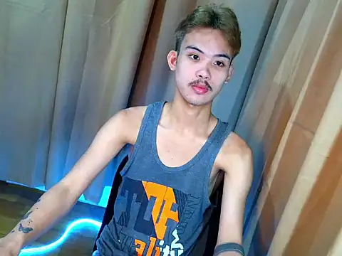 UrasianCummer02 Pertunjukan Webcam