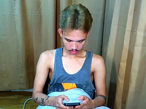 UrasianCummer02 Pertunjukan Webcam