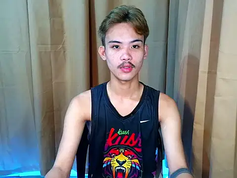 UrasianCummer02 Pertunjukan Webcam