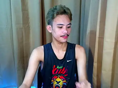UrasianCummer02 Pertunjukan Webcam