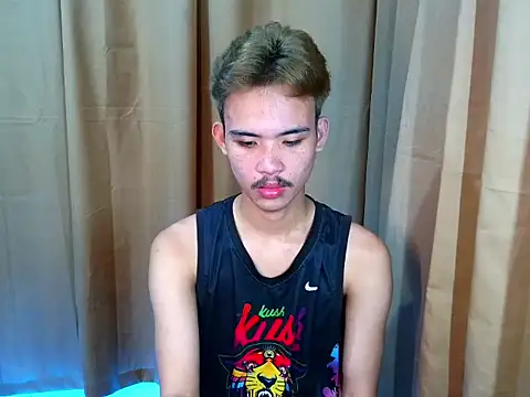 UrasianCummer02 Pertunjukan Webcam
