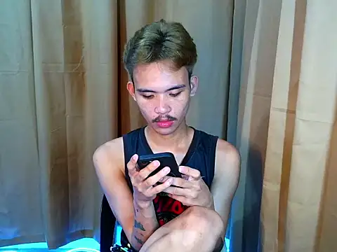 UrasianCummer02 Pertunjukan Webcam