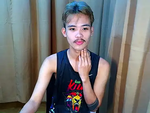 UrasianCummer02 Pertunjukan Webcam