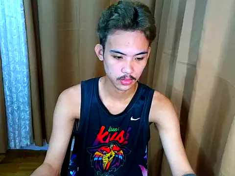 UrasianCummer02 Pertunjukan Webcam