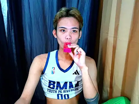 UrasianCummer02 Pertunjukan Webcam
