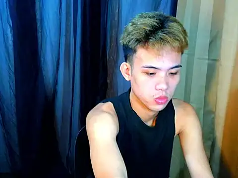 UrasianCummer02 Pertunjukan Webcam