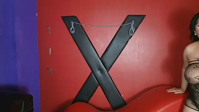 Jackson_n_Scarlett: διαδικτυακό σόου στην κάμερα