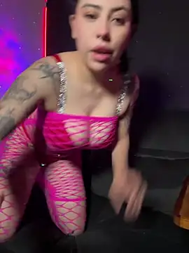 Draculona-666 Adlı Modelin Canlı XXX Sohbeti