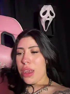 Draculona-666 Show in webcam