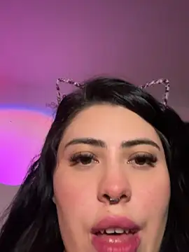 Draculona-666 Adlı Modelin Canlı XXX Sohbeti