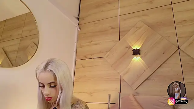 Chat +18 de ChannelCrawford ao vivo