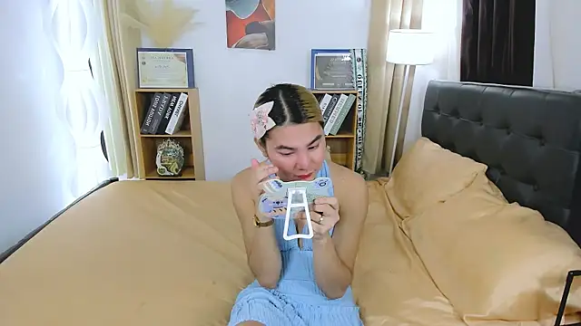 Вебкам-шоу hotjessieempress