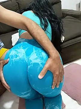 Show de UnaCoppiaCalda na webcam