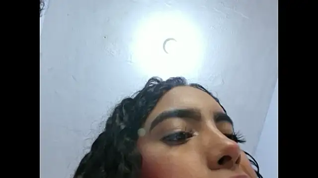 Chat XXX en directo de Cataleya_ja