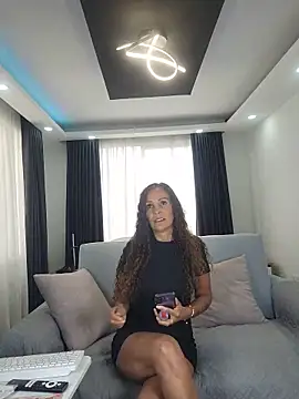 Chatroom XXX en direct de evasweett__