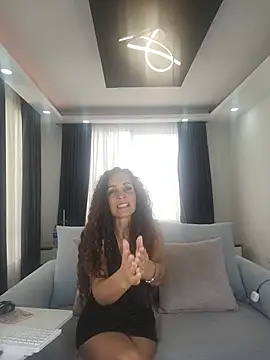 צ'אט XXX בשידור חי של evasweett__