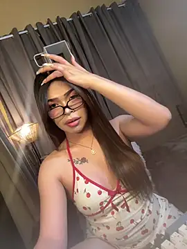 Nyxie_luxx: διαδικτυακό σόου στην κάμερα