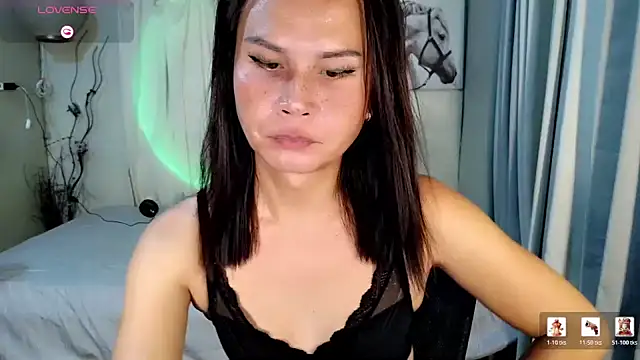 holly_bitch Show Webcam