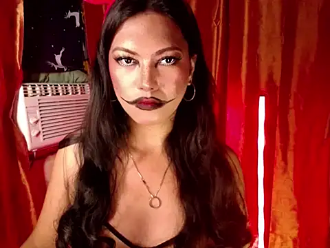 YourDiabolicaTranxx Show in webcam