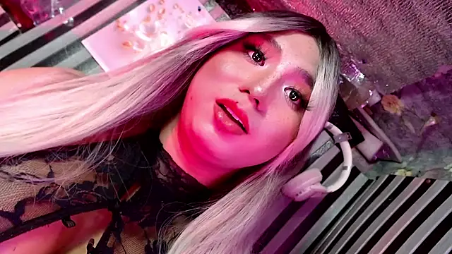 HoresCOCKLUCYn Webbikameraesitys