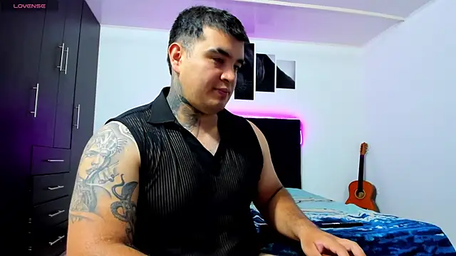 thiago__cp01: διαδικτυακό σόου στην κάμερα