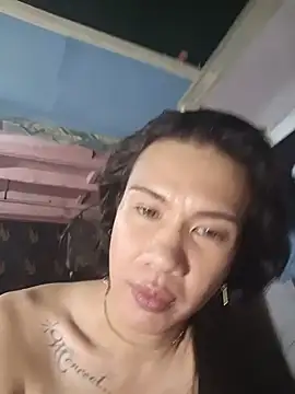 manilafoxts Show in webcam