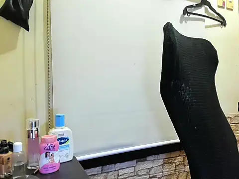 manilafoxts Show in webcam
