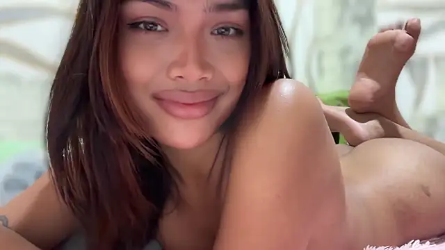 Yourbaby_angelx's Webcam Show