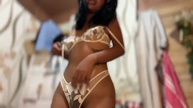 הופעת וובקאם של Yourbaby_angelx