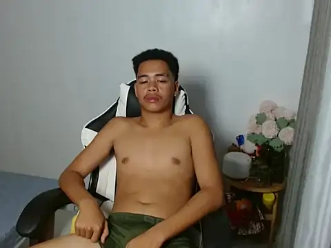 Chatroom XXX en direct de curlyasian_njxx