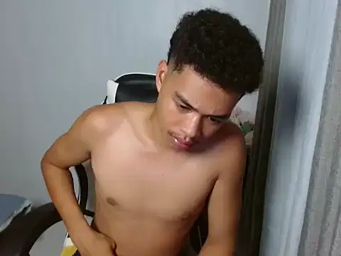 curlyasian_njxx: διαδικτυακό σόου στην κάμερα