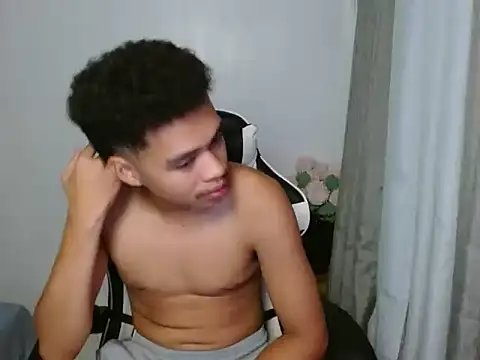 curlyasian_njxx Obrolan Langsung XXX