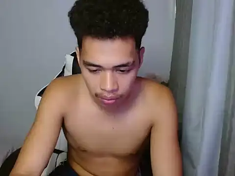 Chat XXX ao vivo de curlyasian_njxx
