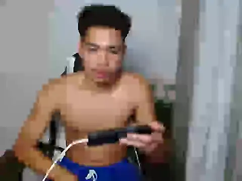 curlyasian_njxx's Webcam Show