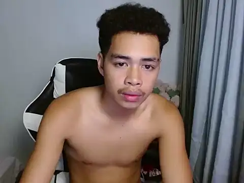 Chat +18 de curlyasian_njxx ao vivo