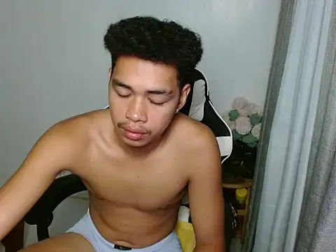 Czat XXX na żywo – curlyasian_njxx