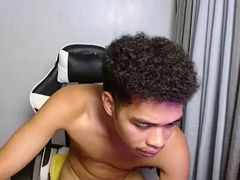 curlyasian_njxx Pertunjukan Webcam