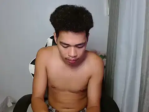 Chat +18 de curlyasian_njxx ao vivo