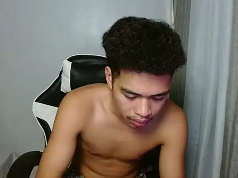 curlyasian_njxx Pertunjukan Webcam