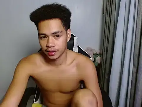 Chatroom XXX en direct de curlyasian_njxx