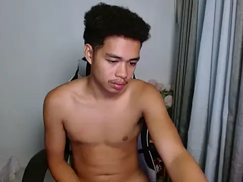 Chatroom XXX en direct de curlyasian_njxx