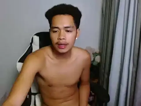 Czat XXX na żywo – curlyasian_njxx