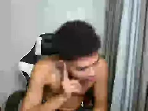 צ'אט XXX בשידור חי של curlyasian_njxx