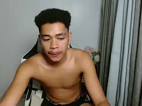 Živý XXX chat curlyasian_njxx