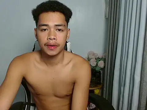 Chat +18 de curlyasian_njxx ao vivo