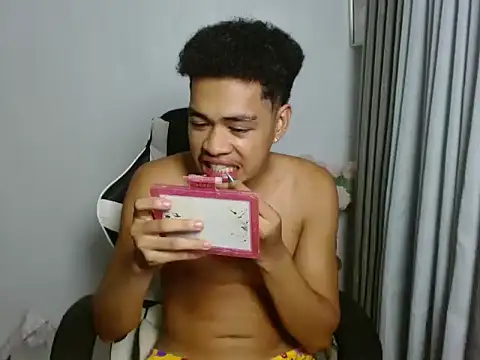 curlyasian_njxx Pertunjukan Webcam