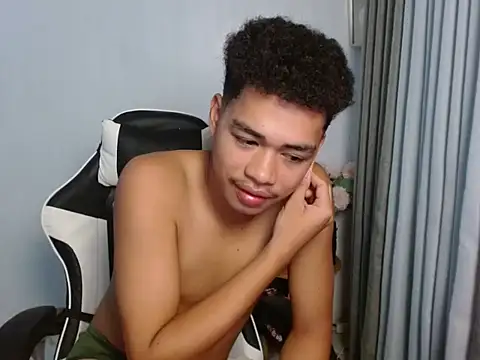 curlyasian_njxx Pertunjukan Webcam