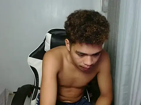 curlyasian_njxx Pertunjukan Webcam