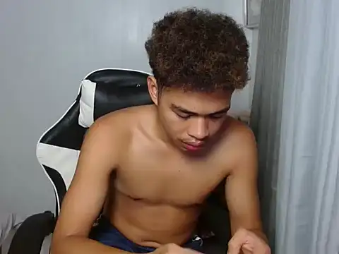 curlyasian_njxx Webcam-Show