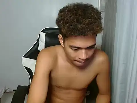 curlyasian_njxx Pertunjukan Webcam